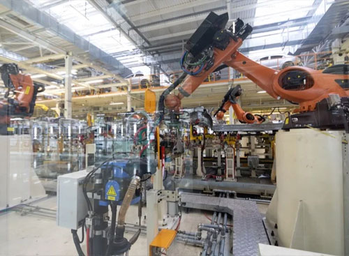 A Mitsubishi bemutatja az MX sorozatú PLC-t beépített mesterséges intelligencia eszközökkel