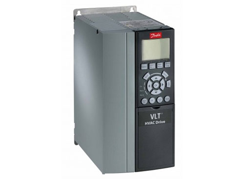A Danfoss Drives bemutatja a VLT® Refrigeration Drive FC 103 (134F7591) frekvenciaváltót: Áttörést jelent a kompakt, energiahatékony hűtőrendszerek terén